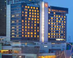 The mall is directly connected with apartment towers and the Sheraton Grand Gandaria City hotel so it is easy for the residents and guests at the hote
